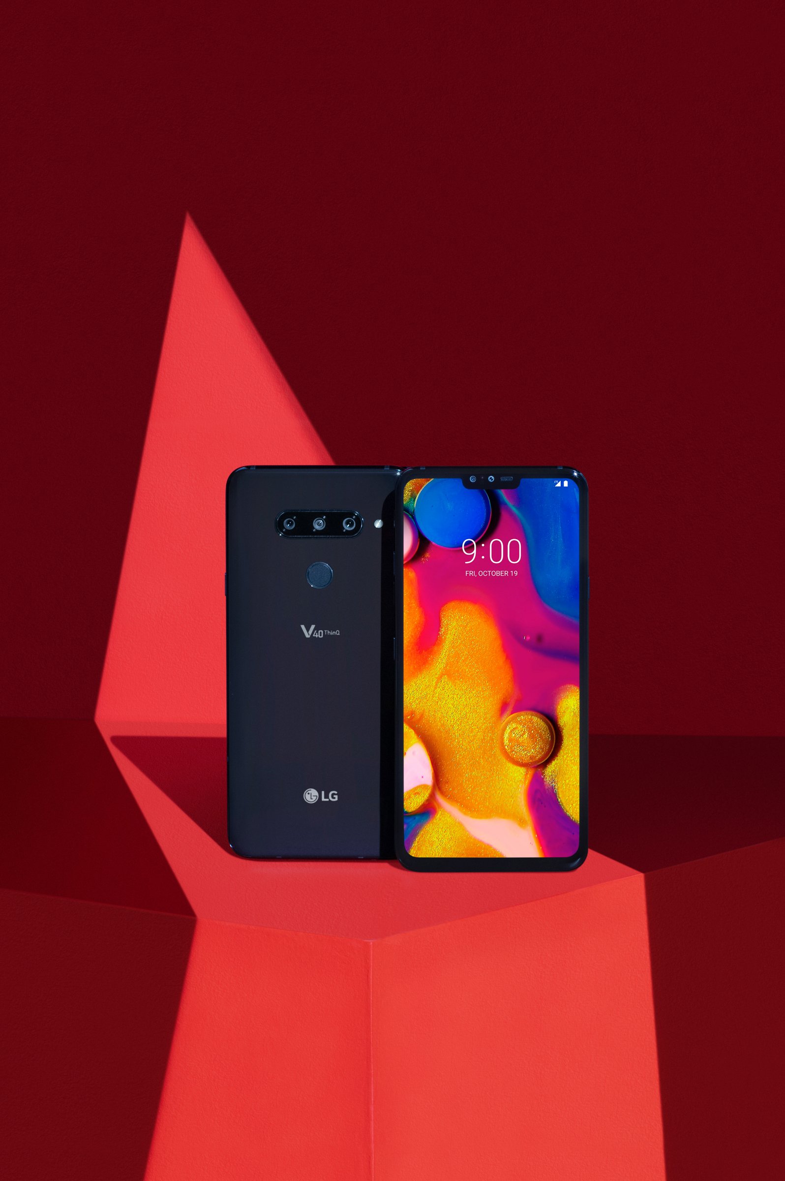LG Mobile — photography by Roberto Chamorro, image 1