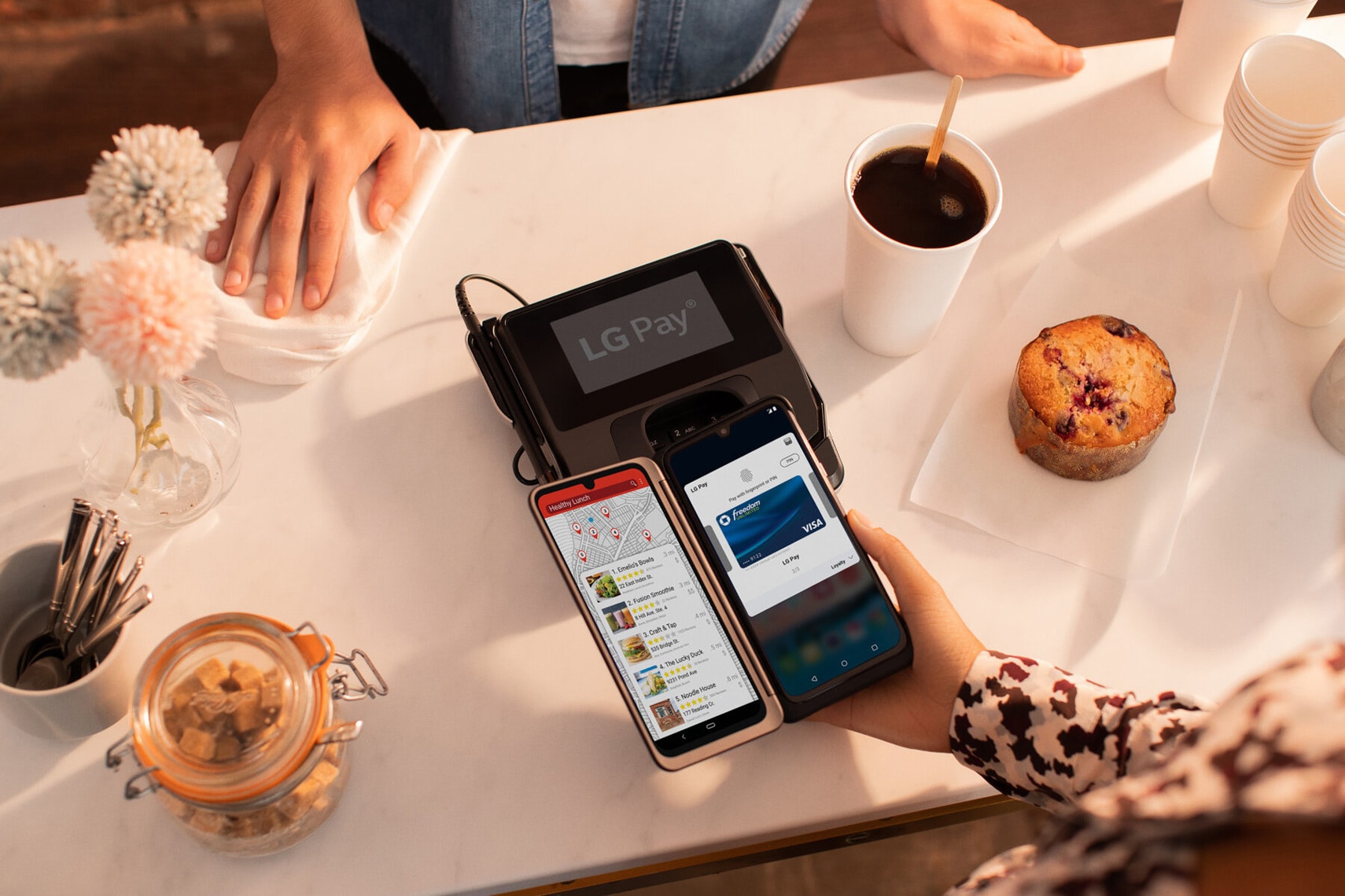 LG Mobile — photography by Roberto Chamorro, image 11