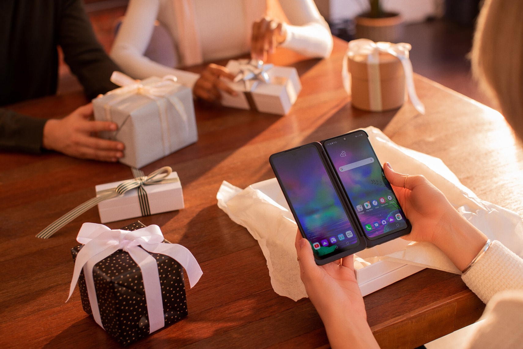 LG Mobile — photography by Roberto Chamorro, image 13