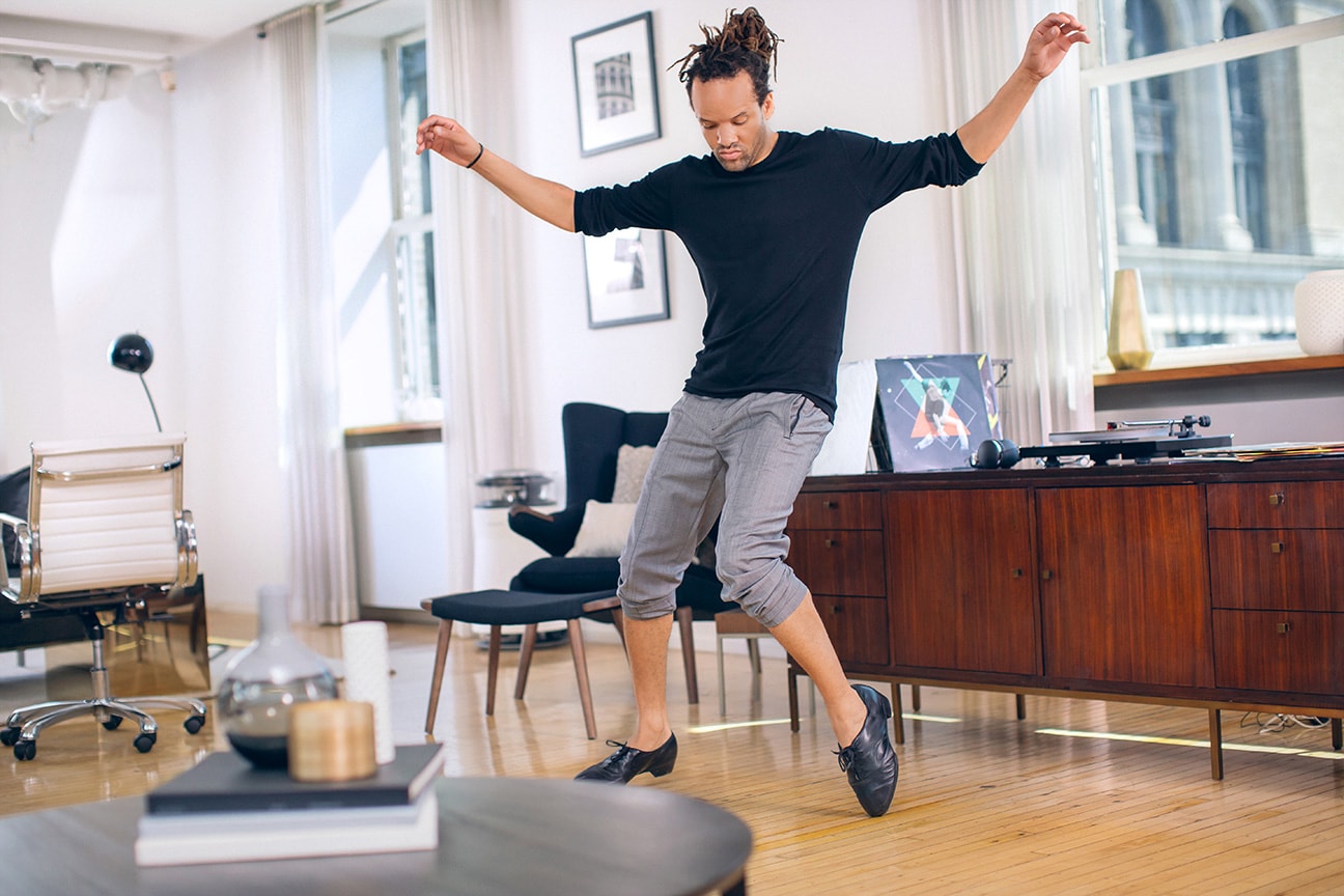 LG × Savion Glover — photography by Roberto Chamorro, image 2